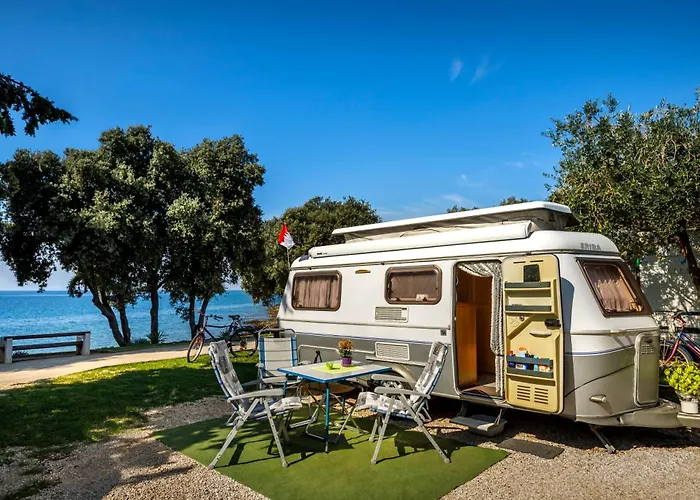 캠프장 Maistra Porto Sole Pitches 브르사르